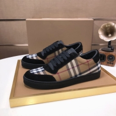 Burberry Low Shoes